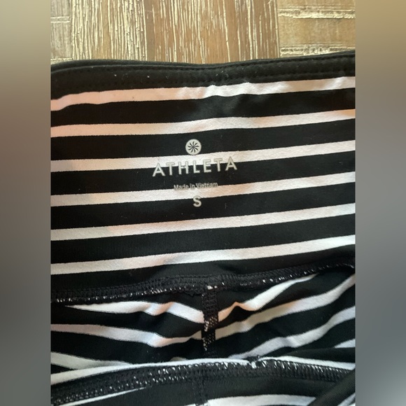 ATHLETA Chaturanga Striped Capri Leggings Stripe Black & White size S - Picture 5 of 5